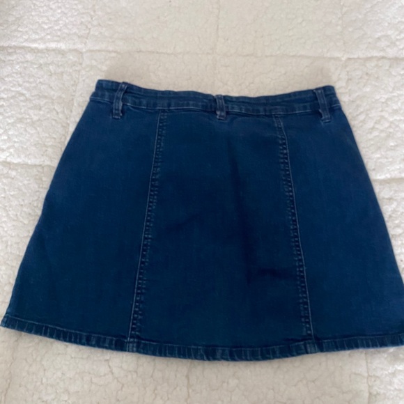 Skirt - Picture 3 of 4